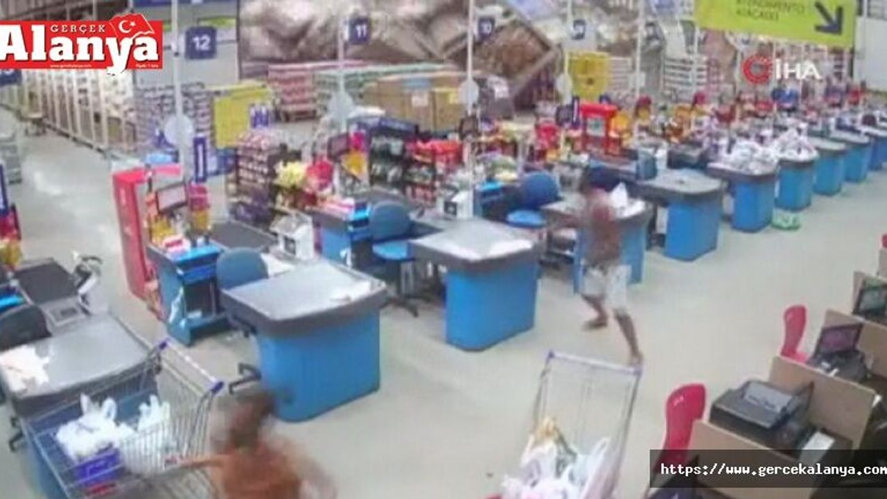 Süpermarket rafları domino taşı gibi devrildi