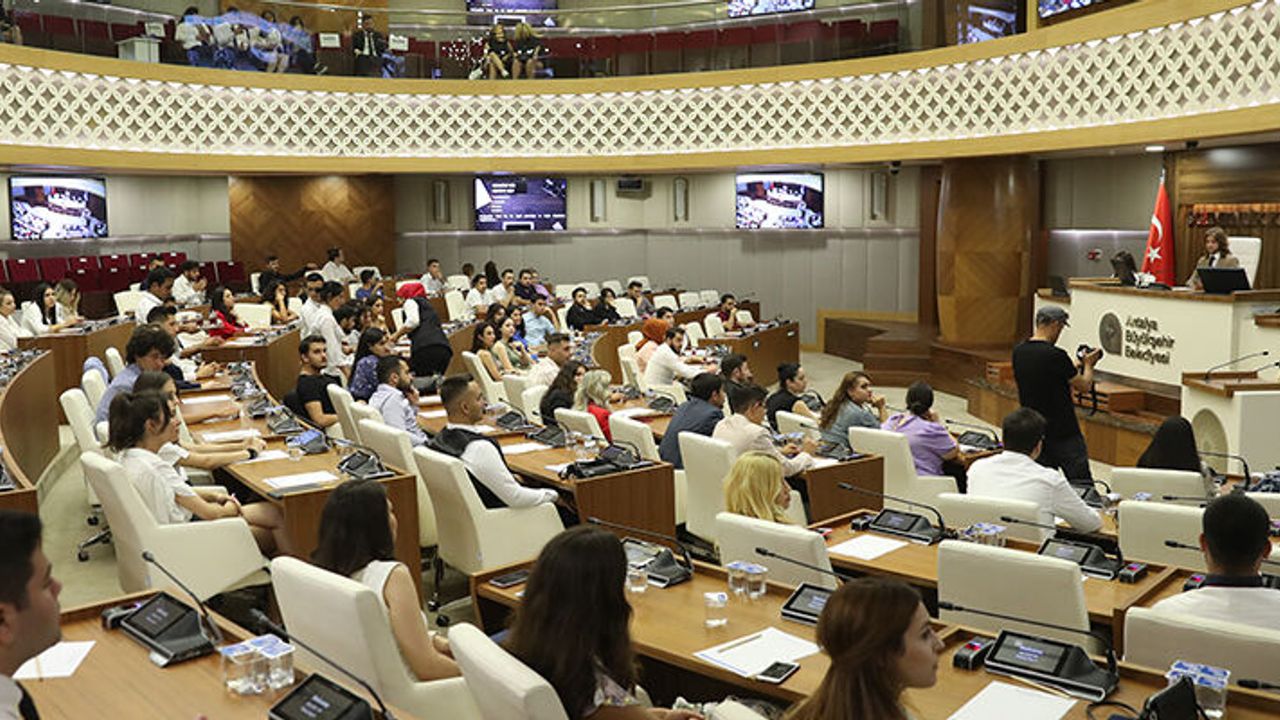 Gençlik Meclisi üyelerine  yurtdışı fırsatları anlatıldı
