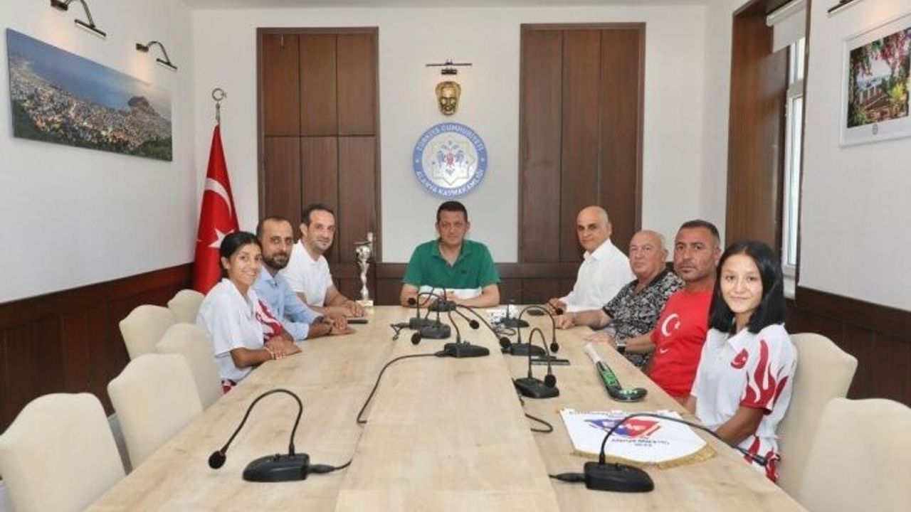 Avrupa Şampiyonu takımdan Ürkmezer'e ziyaret 