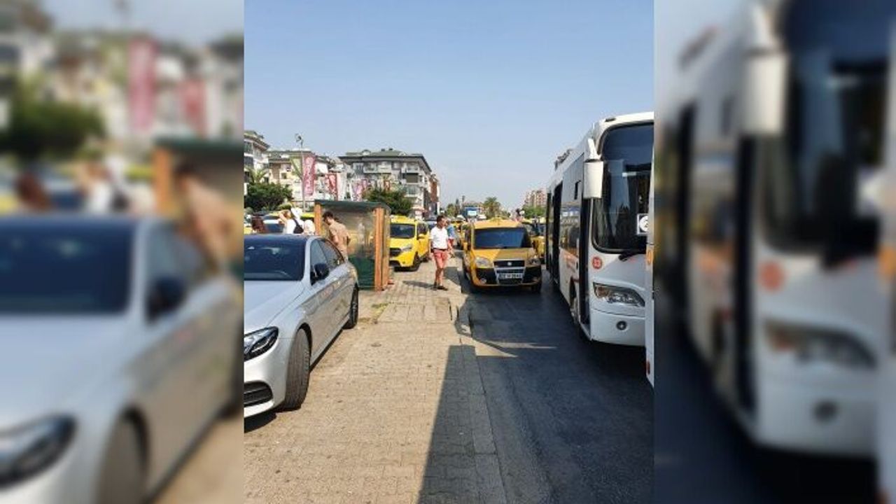 Alanya'da halk otobüsü şoförleri şikayetçi