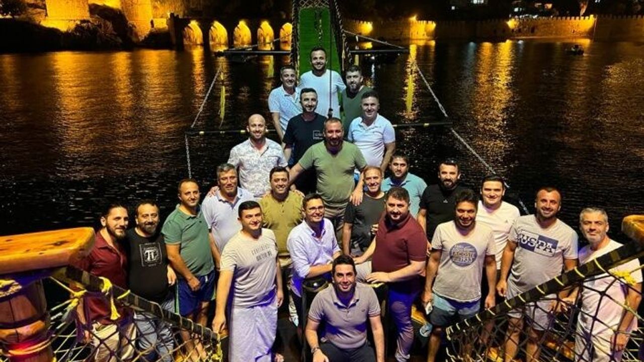 MÜSİAD üyeleri tekne turunda bir araya geldi
