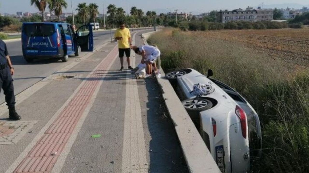 Otomobil şarampole devrildi, kimsenin burnu bile kanamadı