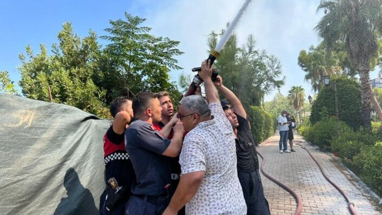 Muhtar Şimşek’ten otel yangını müdahalesine destek 