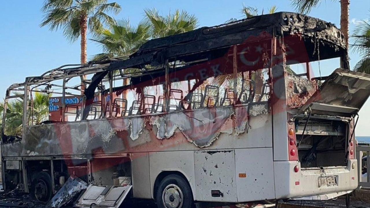 Alanya’da şehirlerarası otobüs alev alev yandı