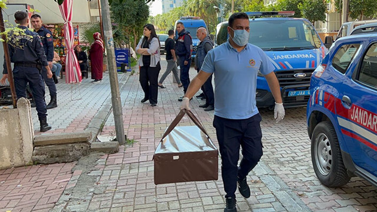 Alanya'da apartmanın önünde yeni doğan bebek ölüsü bulundu