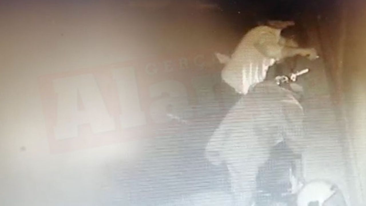 Alanya'da motosiklet hırsızlığı güvenlik kamerasına yansıdı | VİDEO HABER