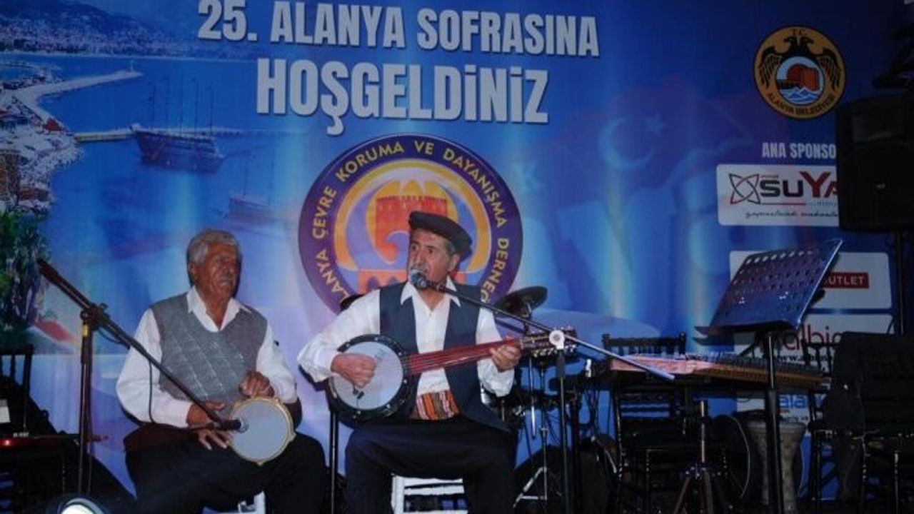25. Alanya Sofrası yöresel sanatçılarla coştu
