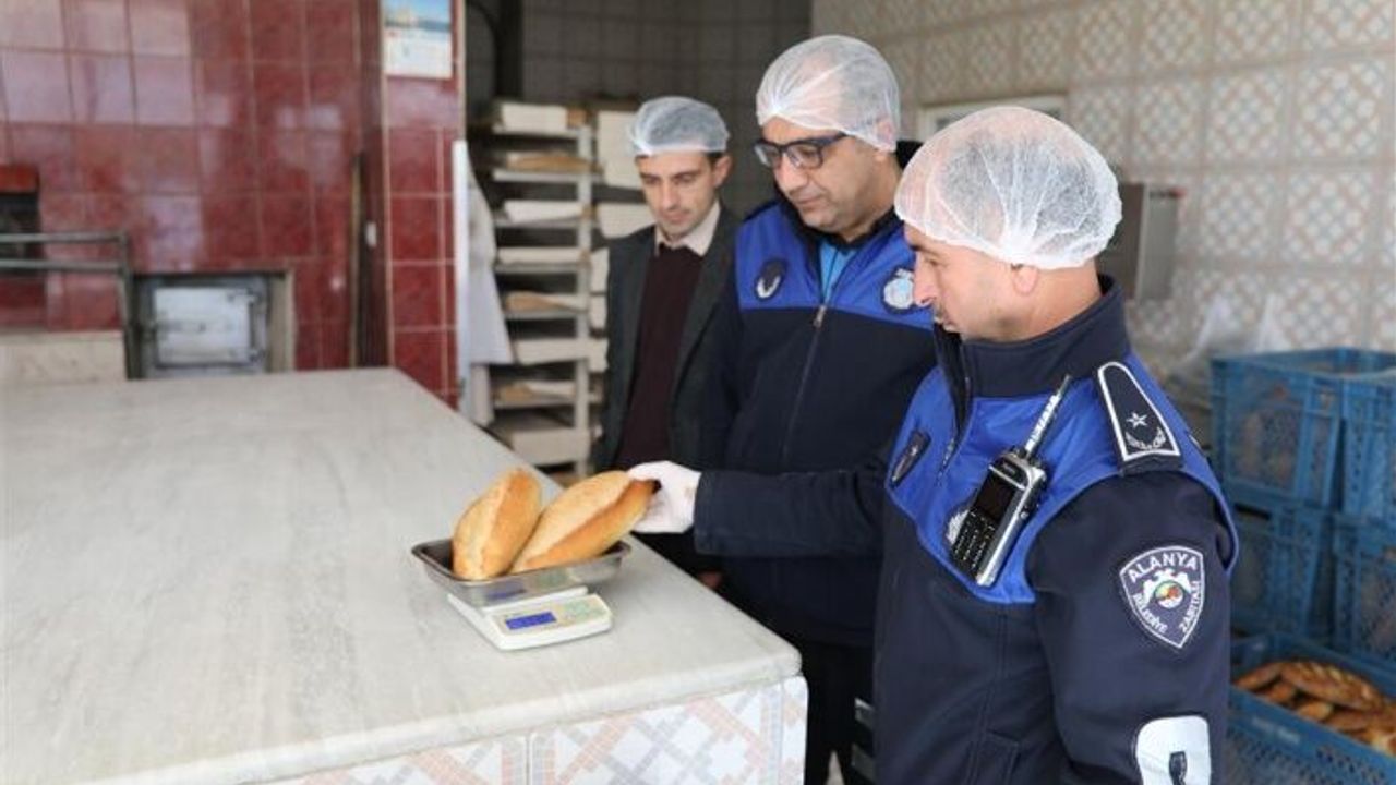 Alanya Belediyesi zabıta ekiplerinden yılbaşı öncesi denetim
