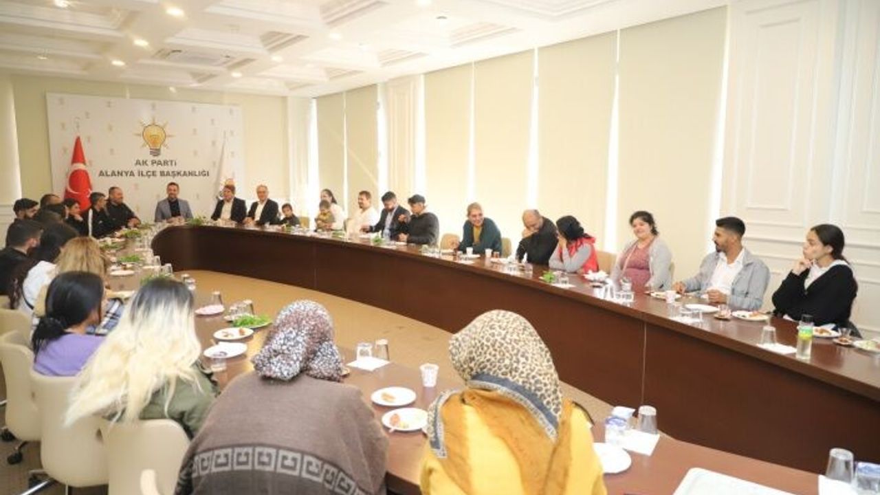 Alanya’da 45 kişi AK Parti’ye katıldı