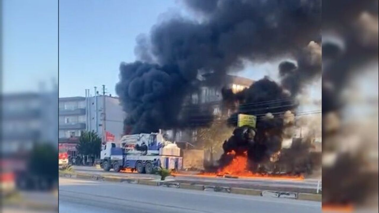 Alev alev yanan kamyondan son anda kurtuldu