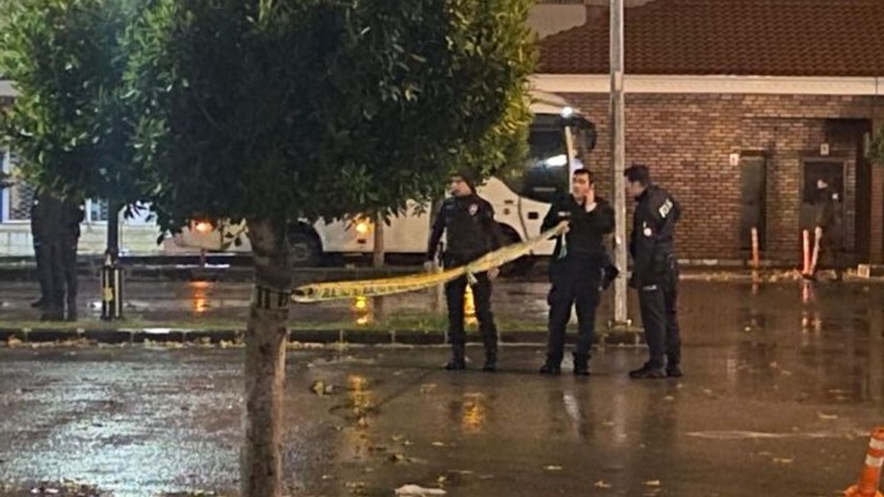 Gece yarısı otoparkta iki grup arasında silahlı çatışma çıktı