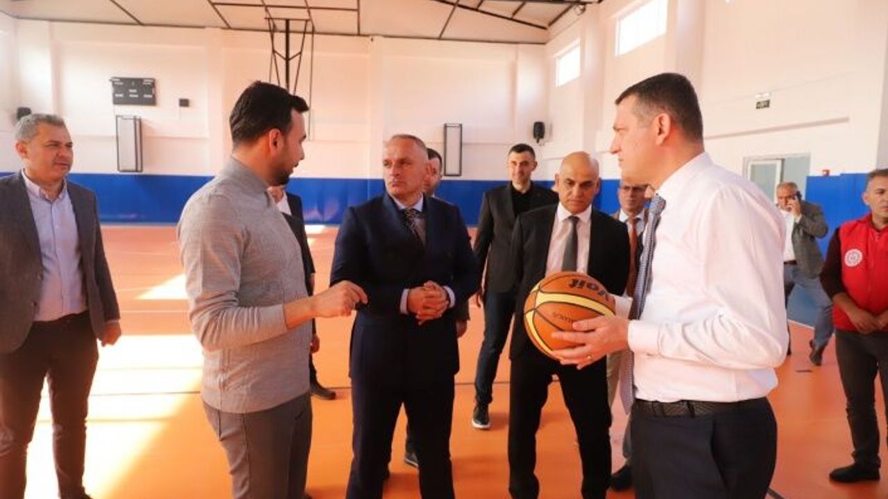 Konaklı Kapalı Spor Salonu açılış için gün sayıyor
