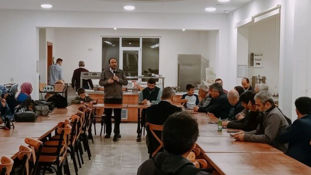 Müftülük öğretmenlerle toplandı | ‘Farklı inançlarla ilgili soruları cevapsız bırakmayın’