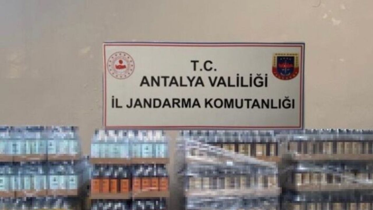 Yılbaşı öncesi bir otelde 2 bin 265 şişe kaçak içki ele geçirildi