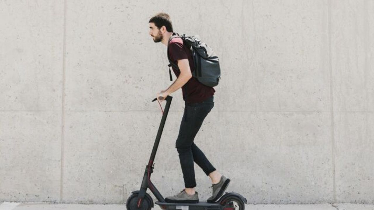 Scooterların sürüş hızı  25 kilometreden 20 kilometreye düşürüldü