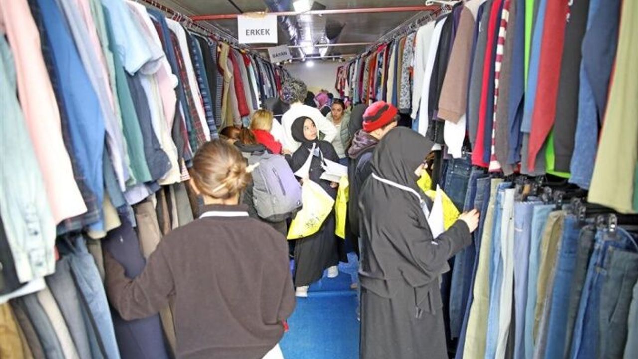 Alanya’ya Gelen Depremzedeler İçin Yardım Tırı Oluşturuldu
