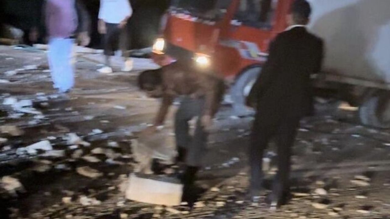Ankara'dan Alanya'ya dönen CHP'li gençler kaza yaptı