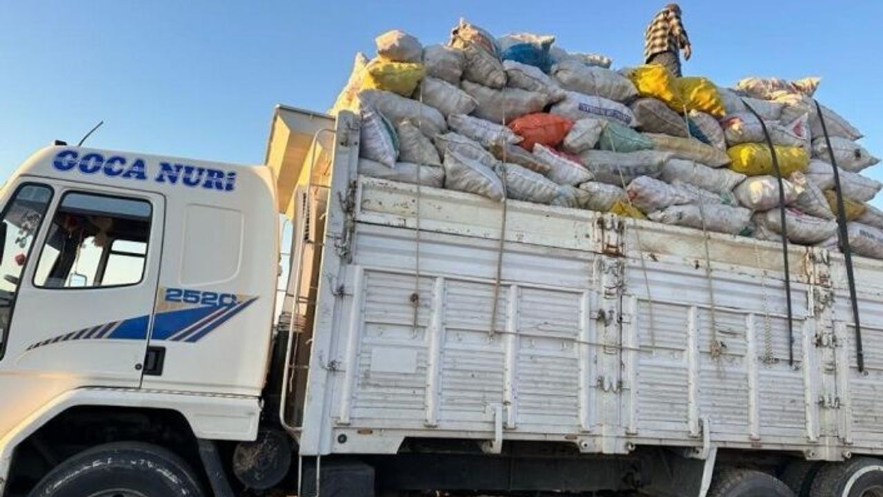 Antalya'dan gönderilen odunlar afet bölgesine ulaştı