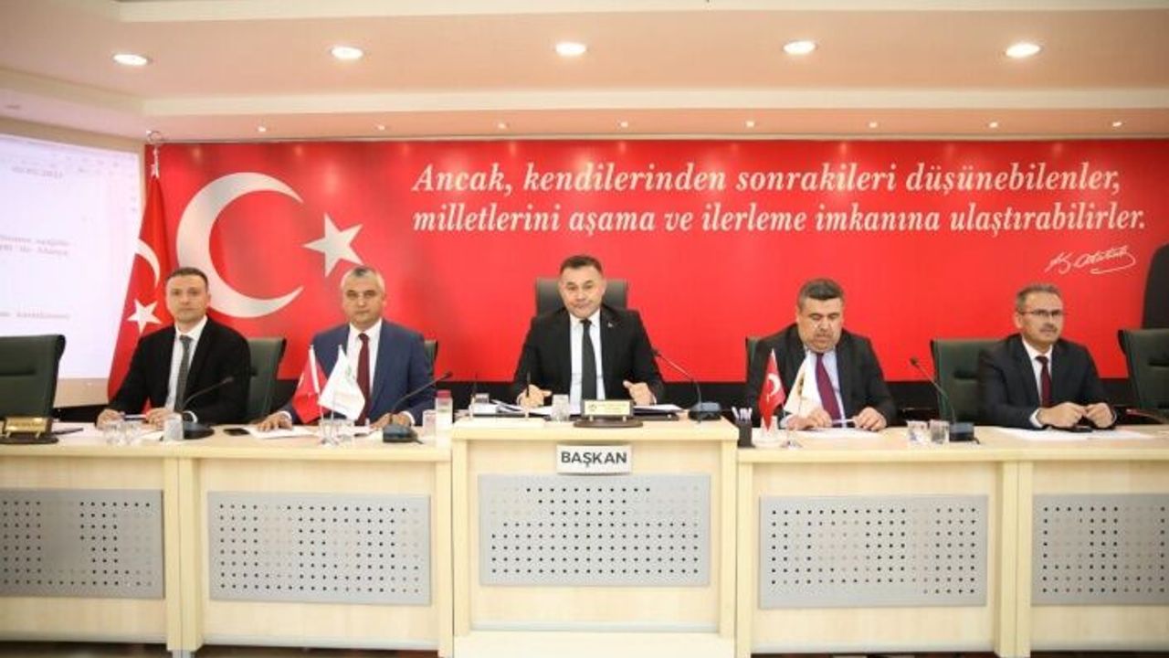 Başkan Yücel açıkladı | ‘Depremzedeler için bugün 15 TIR daha hazırlanacak’