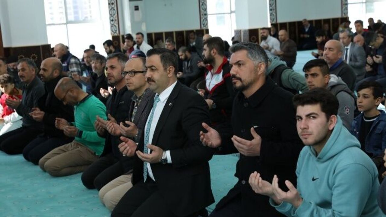 Depremde yaşamını yitirenler için Alanya’da Kur’an okundu