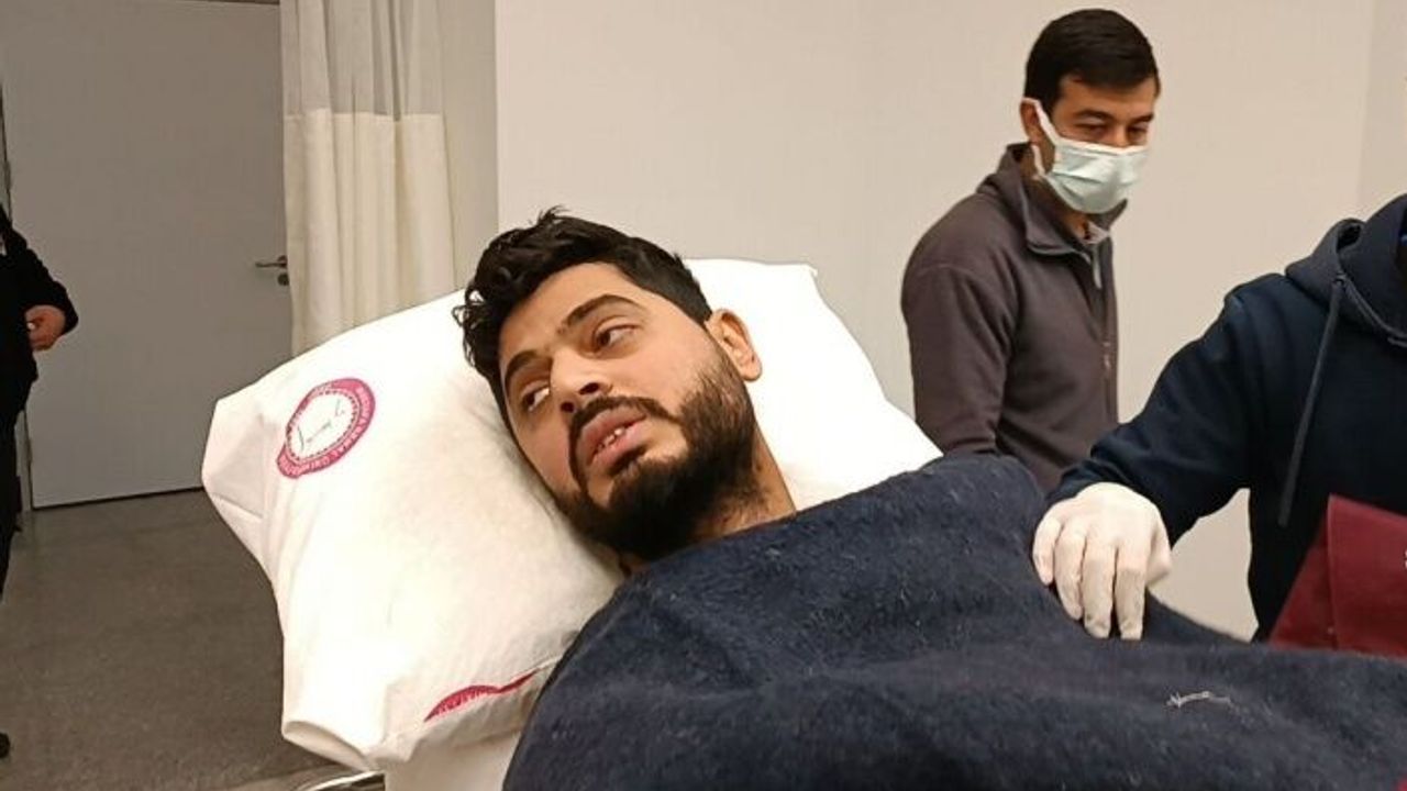 Enkazdan 261 saat sonra çıkarılan Mustafa Avcı, tedavi altına alındı