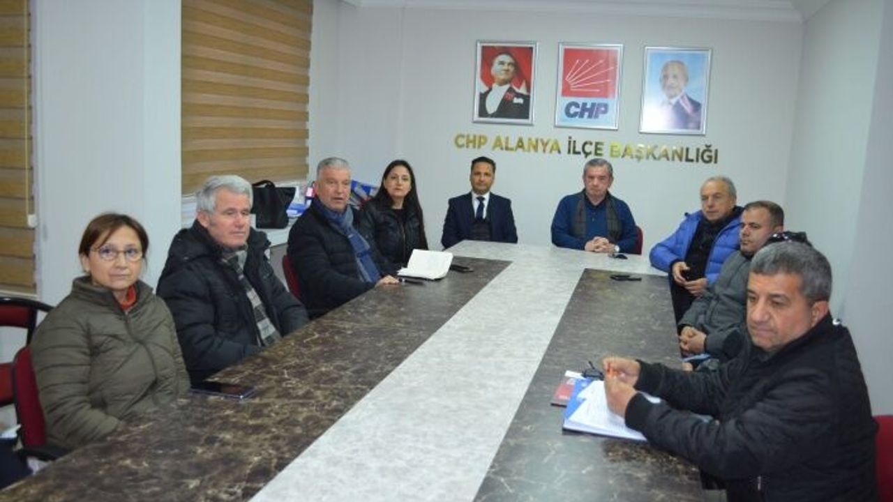 Karadağ’dan organizasyon tepkisi | ‘Vatandaşlar enkaz altında bekliyor’