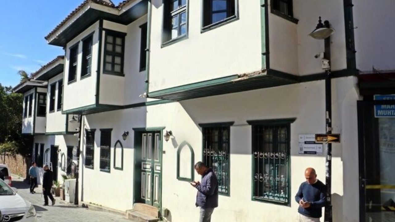 Tarihi Kaleiçi'ndeki işgalci otelin tahliyesi gerçekleştirildi
