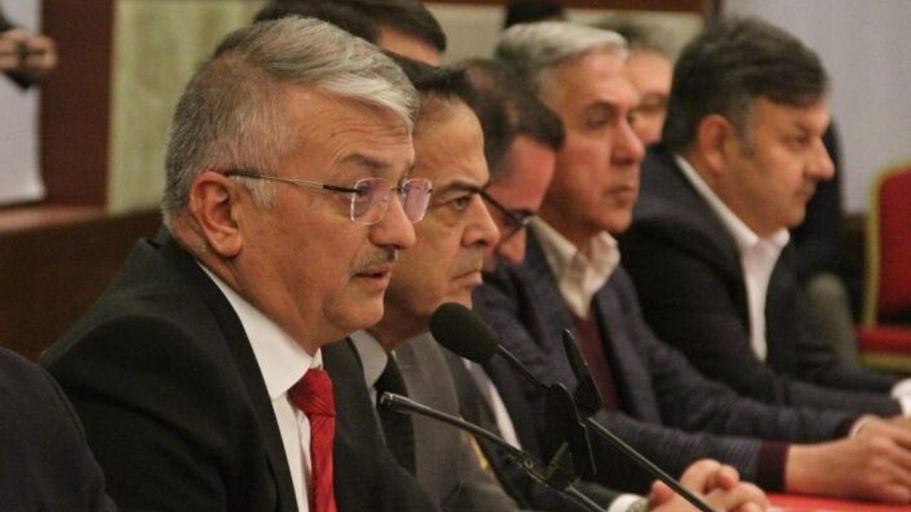 Vali Yazıcı açıkladı: Antalya'ya gelen depremzede sayısı 72 bini geçti
