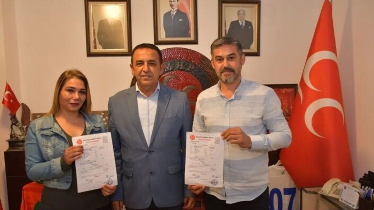 Alanya’da İYİ Parti’den istifa ederek MHP’ye katıldılar 