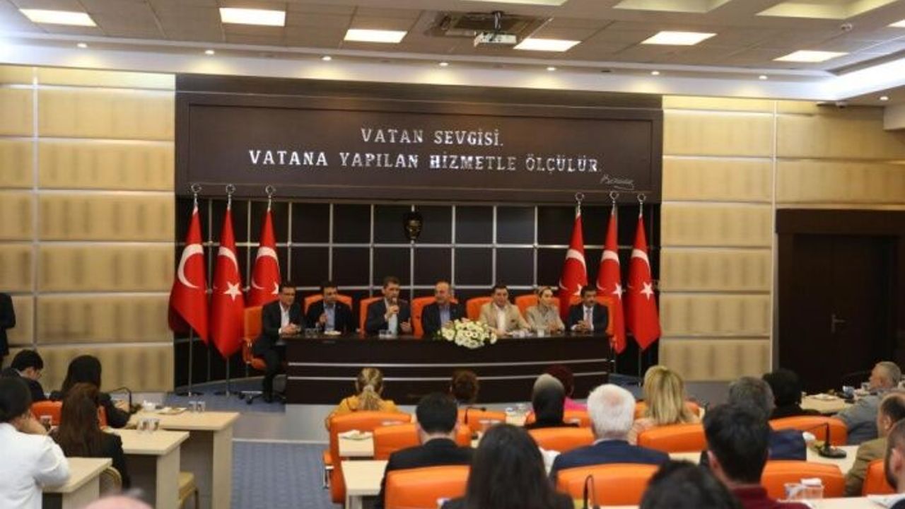 Bakan Çavuşoğlu Antalya'dan seslendi : “Bu farklı bir seçim olacak”