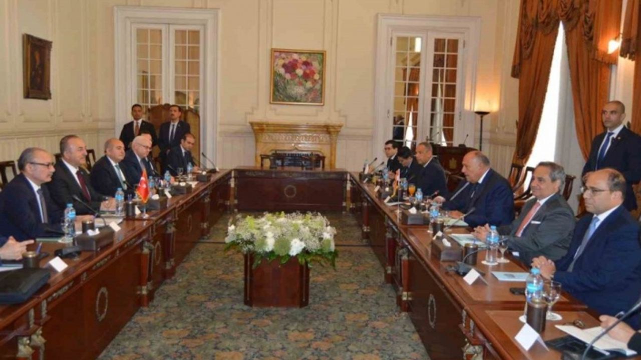 Bakan Çavuşoğlu, Mısırlı mevkidaşı Shoukry ile heyetlerarası görüşmeye katıldı