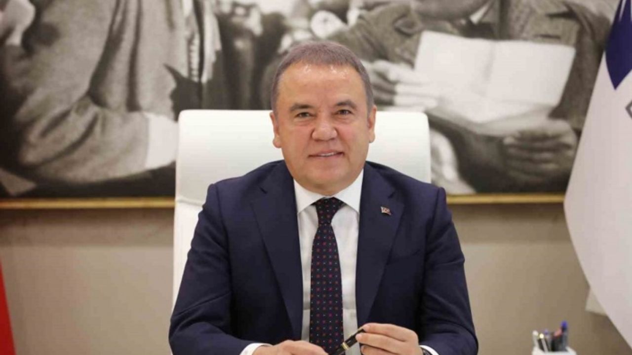Başkan Böcek, Atatürk'ün Antalya'ya gelişinin 93'üncü yılını kutladı