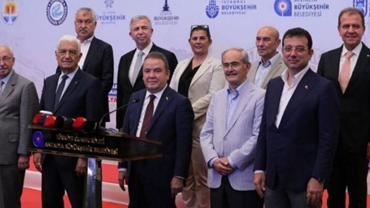 CHP'li büyükşehir belediye başkanları, Genel Başkan Kemal Kılıçdaroğlu ile görüştü