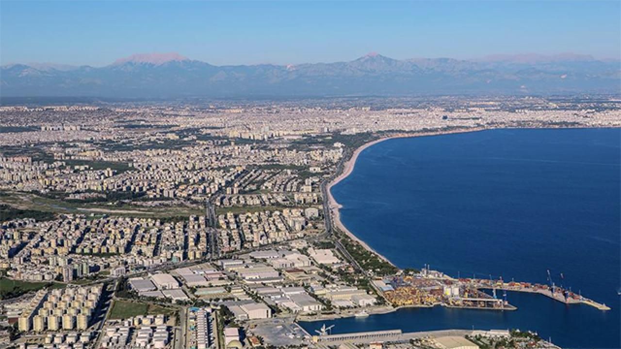 Antalya 2022 yılında 92 bin göç aldı