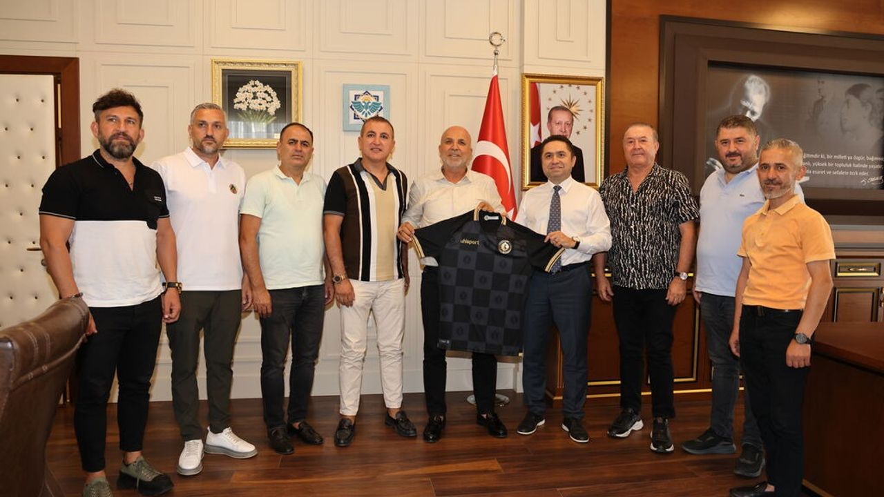 Alanyaspor’dan Rektör Türkdoğan’a ziyaret