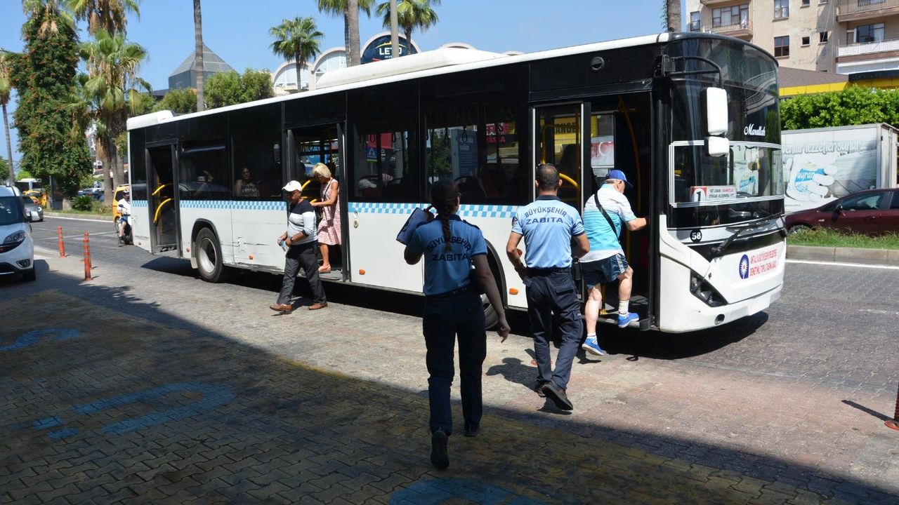 Alanya'da halk otobüsleri ve taksiler denetlendi