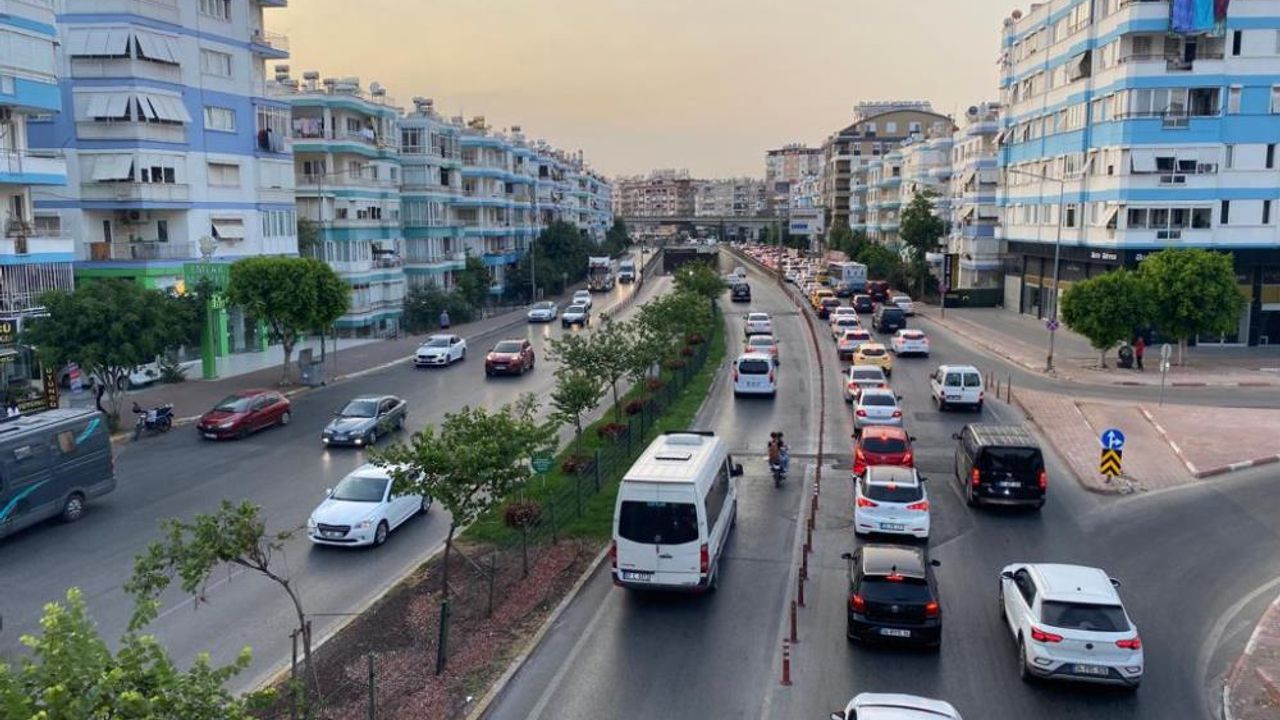 İşte Antalya'da trafiğe kayıtlı taşıt sayısı!