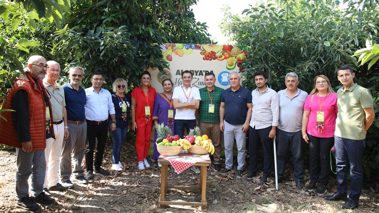 Alanya Tropikal Meyve Festivali ünlülerin katıldığı hasat ile başladı