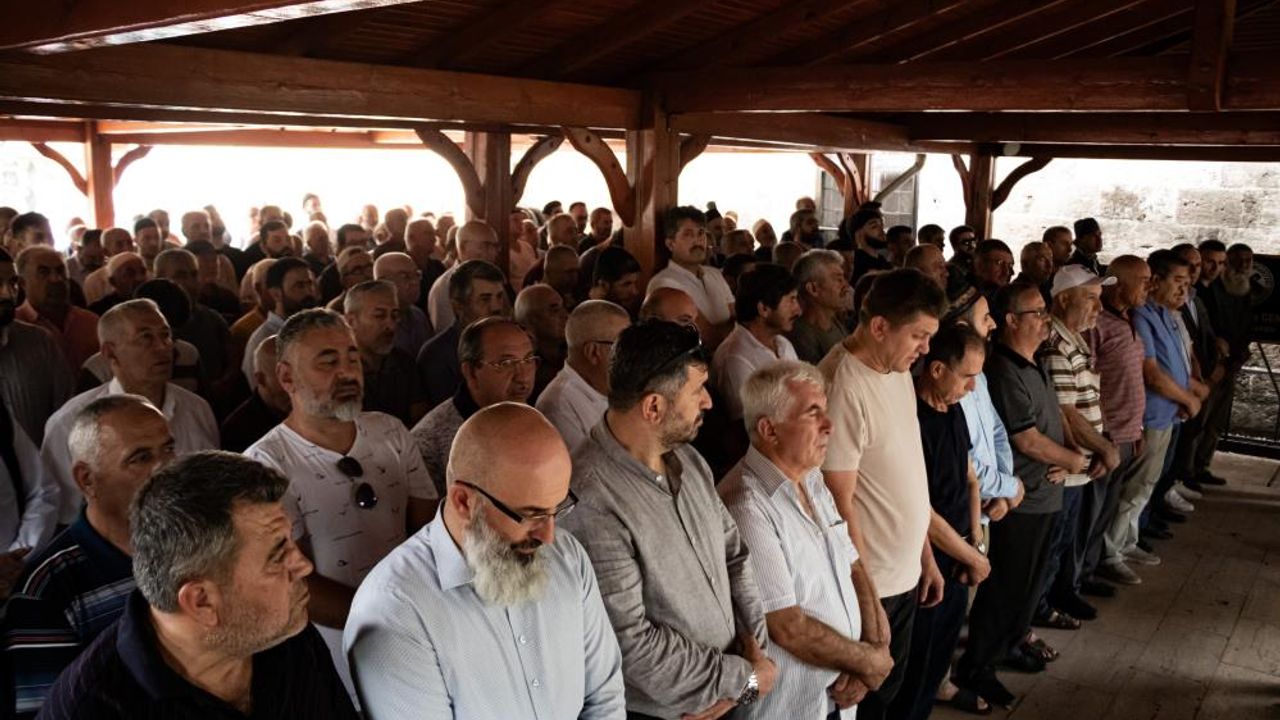 Gazze’de hayatını kaybedenler için gıyabi cenaze namazı kılındı