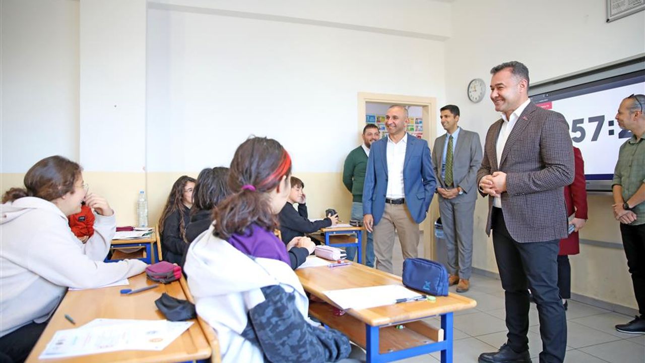 Alanya Belediyesi'nin düzenlediği ALBAP Sınavı'na 35 bin öğrenci katıldı