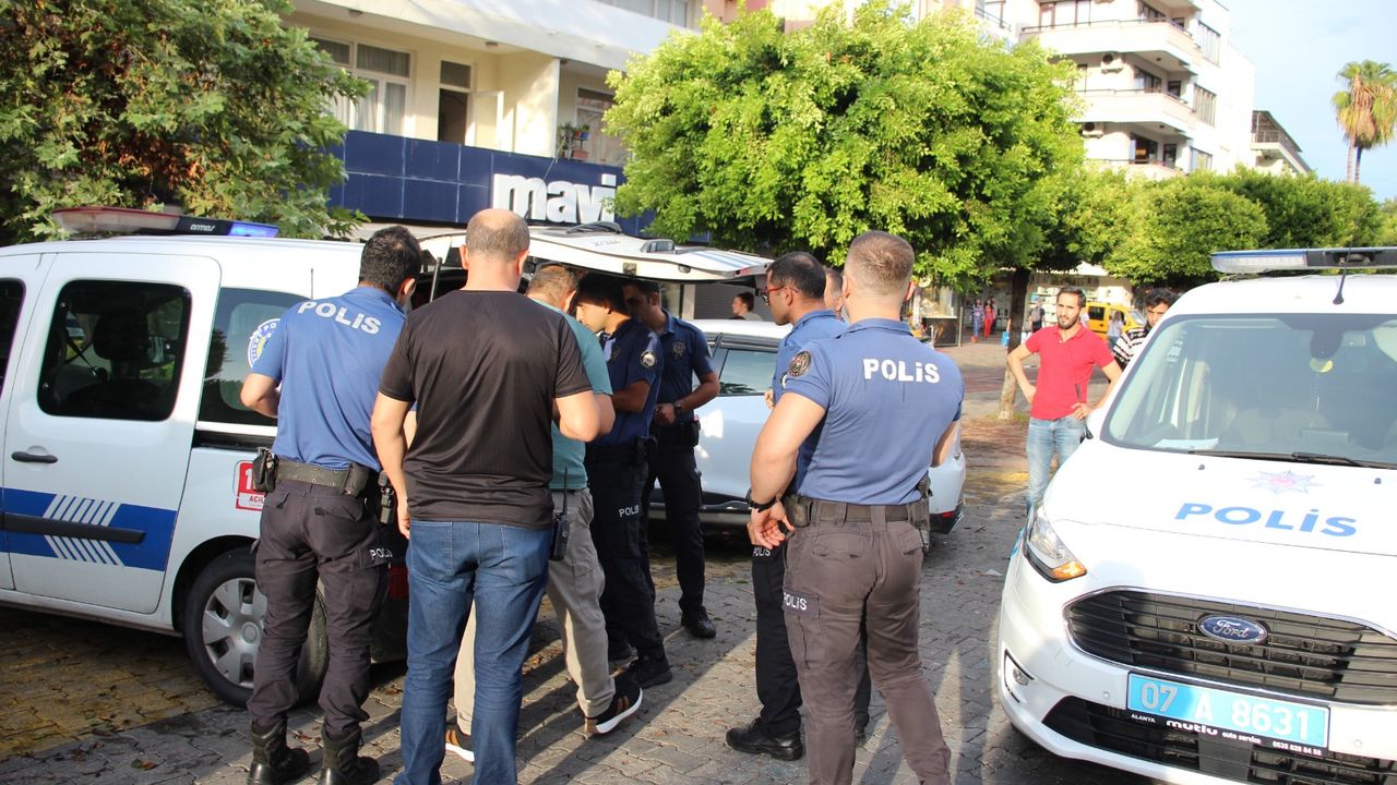 Alanya'da banka alarm verince polisler teyakkuza geçti