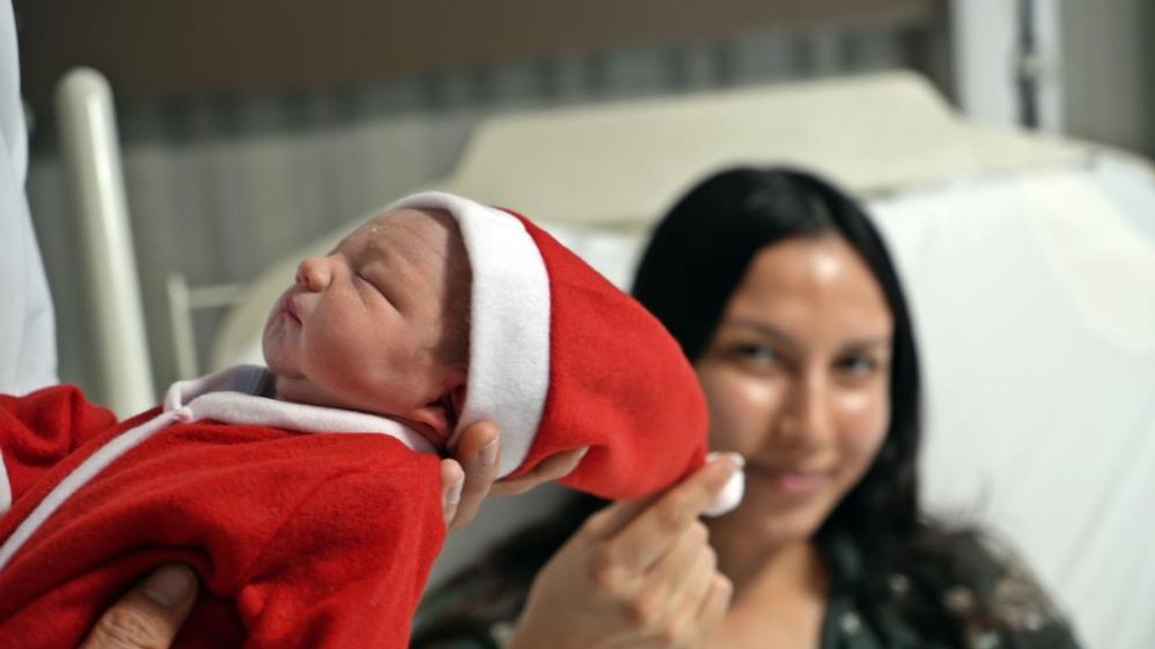 İşte Antalya'da yeni yılın ilk bebeği