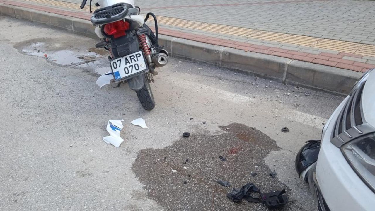 Alanya'da motosiklet devrildi: 1 yaralı