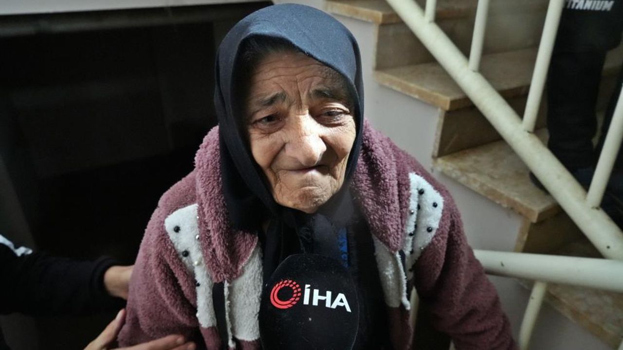 Depremde yıkılan evden sağ çıktı,Antalya'da kaldığı ev sular altında kaldı