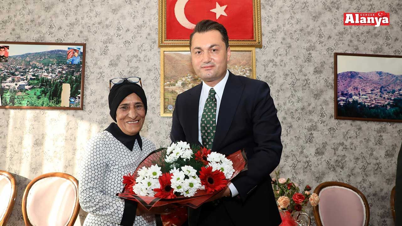 Kaymakam Şakir Öner Öztürk’ten şehit ailelerine Cumhuriyet Bayramı ziyareti