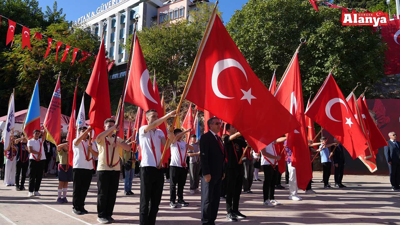 Alanya’da Cumhuriyet Bayramı coşkusu yaşandı
