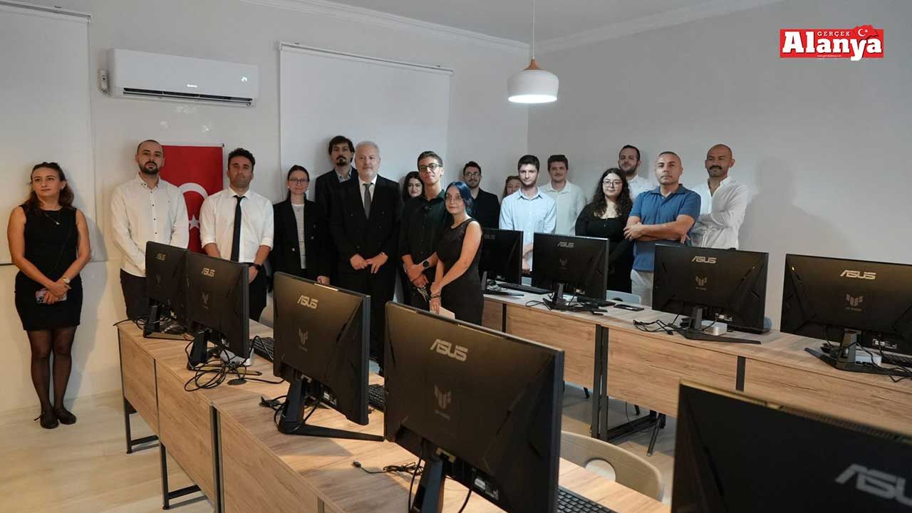 Alanya Üniversitesi’nde bilgisayar laboratuvarına Şebnem Köseoğlu’nun adı verildi