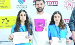 Eskrimciler Sivas'tan 5 madalyayla döndü