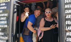 Fazla yolcu taşınan minibüste turist çocuk baygınlık geçirdi