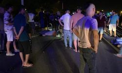 Otomobil yayalara çarptı, 3 kadın hayatını kaybetti